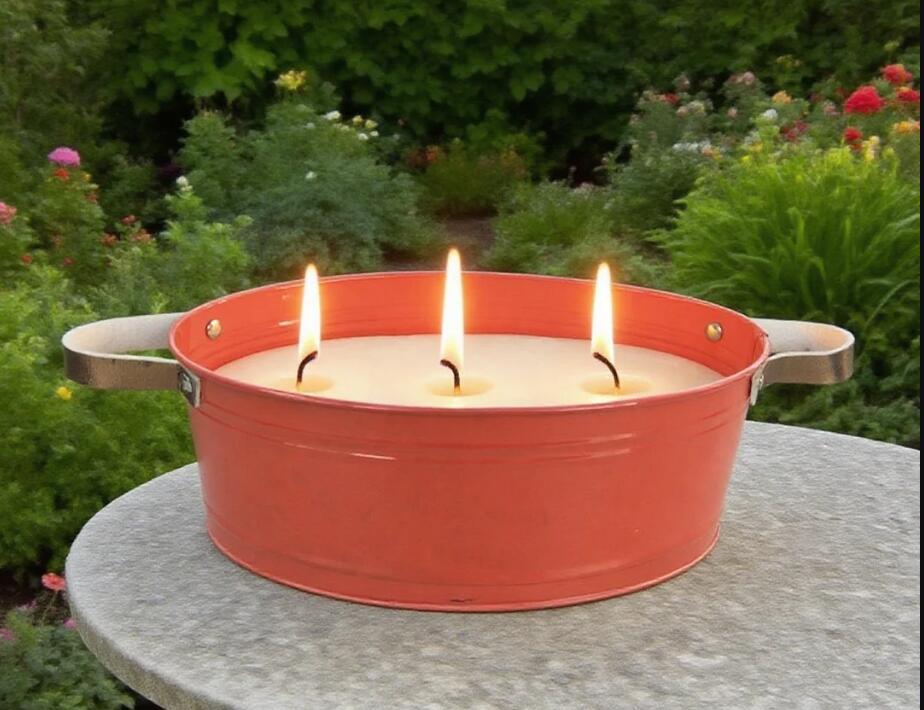 3-Wick Large Metal Bucket